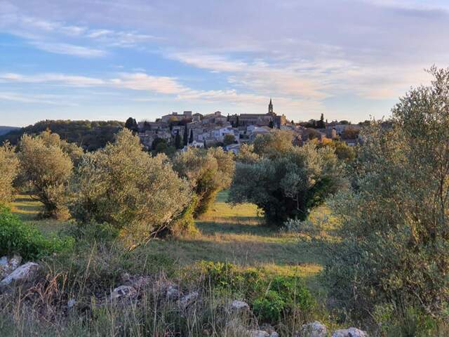 Uzes, 7km Terrain 1000 m2 — photo du bien