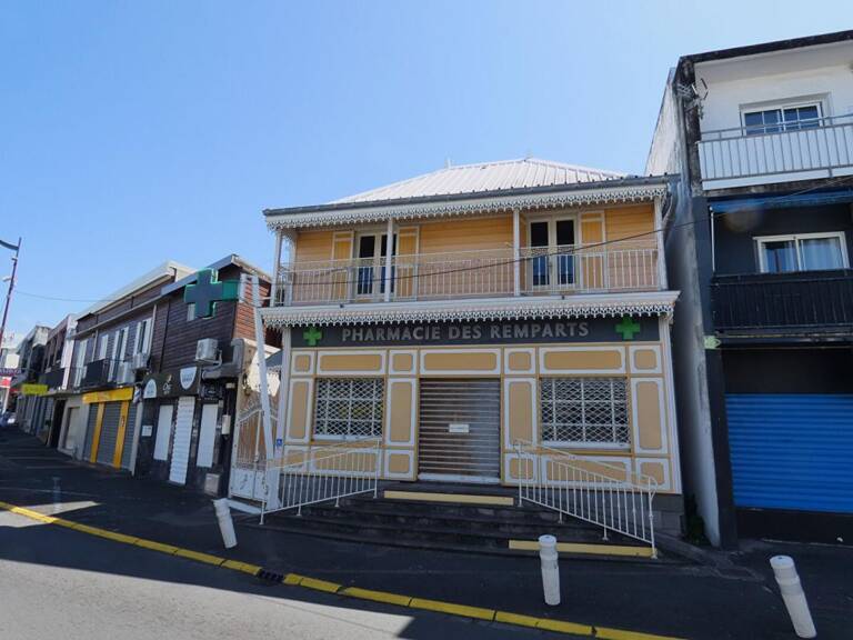 97480 Saint Joseph ensemble immobilier env 280m²  sur 610m² centre ville — photo 1