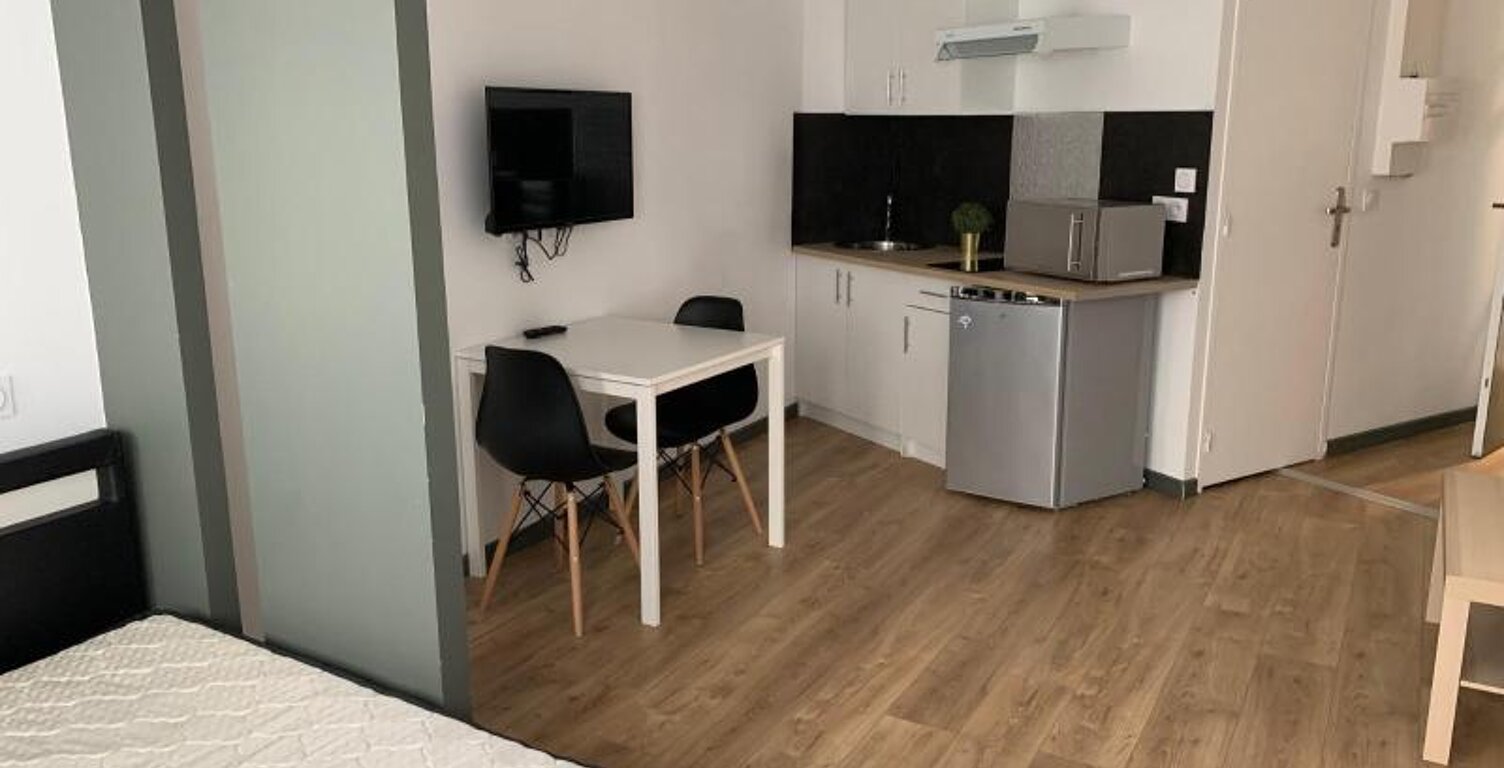 Location appartement 1 pièce 24 m² à Saint-Étienne (42000) — photo 1