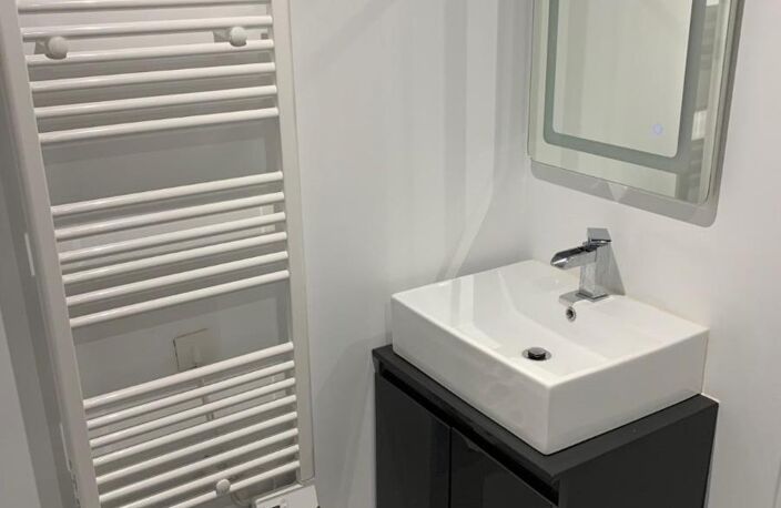 Location appartement 1 pièce 24 m² à Saint-Étienne (42000) — photo 2