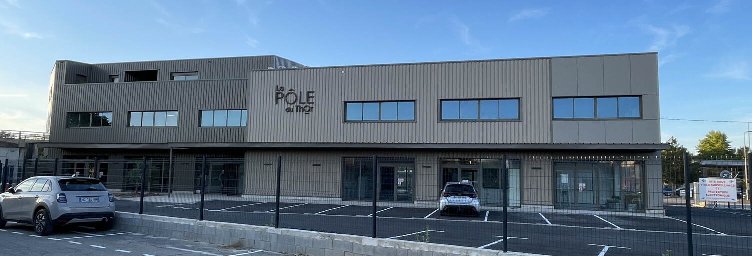 Commerce  80 m² à louer à Le Thor (84250)