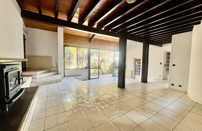 Secteur AGEN, située sur les hauteurs, venez découvrir cette jolie maison d'architecte avec vie de plain-pied offrant une surface habitable de 139,93 m² sur un terrain arboré de 1 506 m². Son emplacement est idéal, à seulement quelques minutes des commerc — photo 5