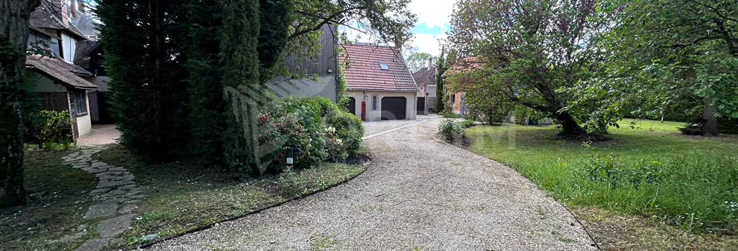 Maison 14 Pièces 543 m² à vendre à Toucy (89130)