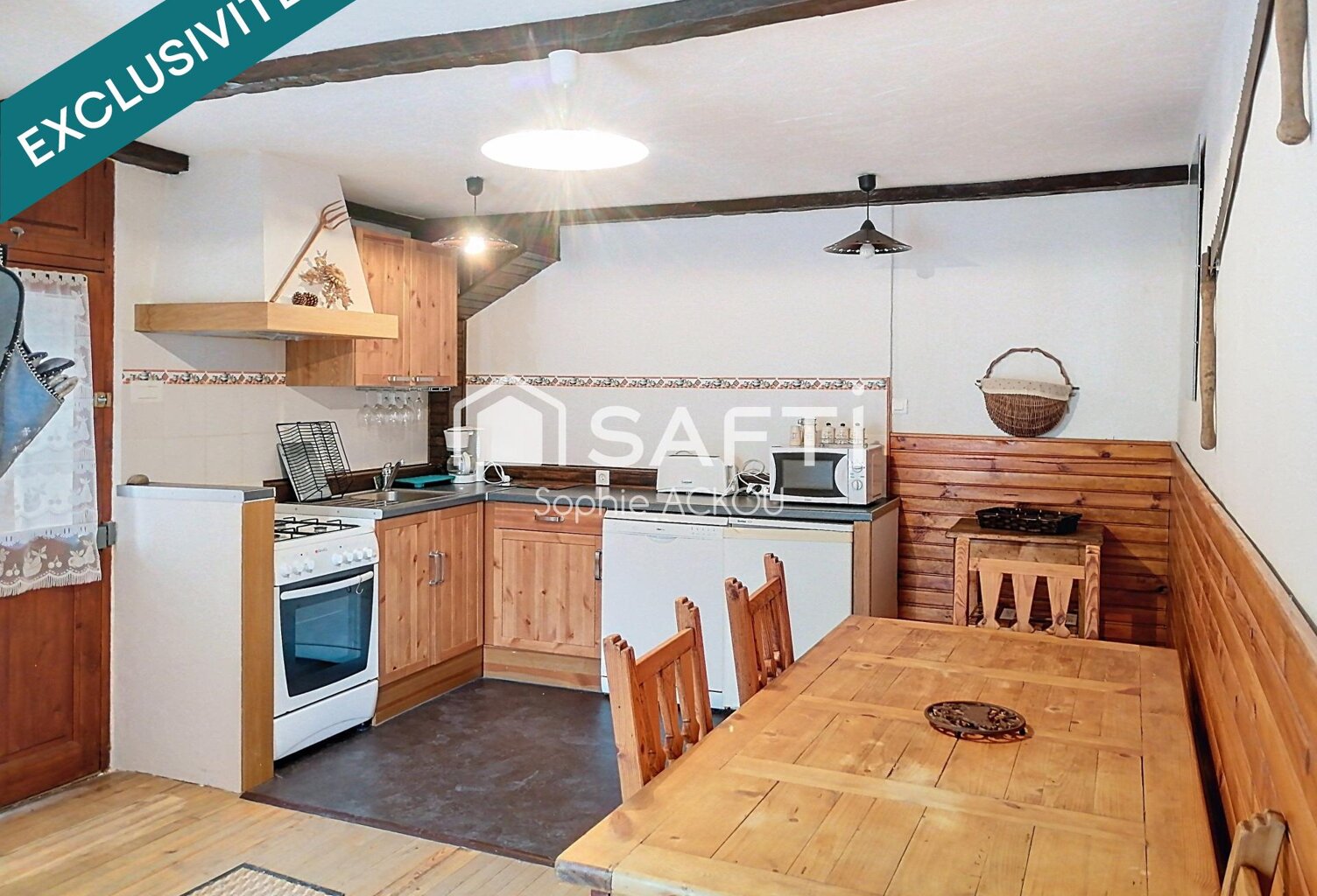Au coeur du village, un potentiel rare vous attend!! — photo 1