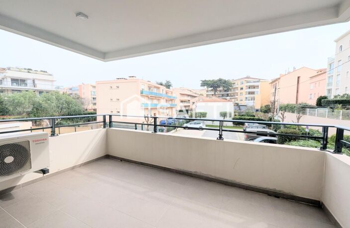 NOUVEAUTE, appartement situé au centre ville de Saint-Raphaël dans une Résidence sécurisée avec ascenseur, parking privatif — photo 2