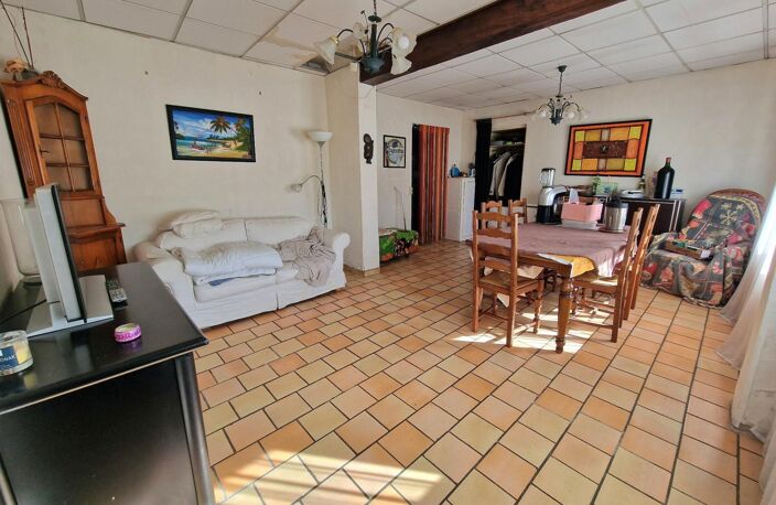Habitation avec grand garage et fort potentiel — photo 3