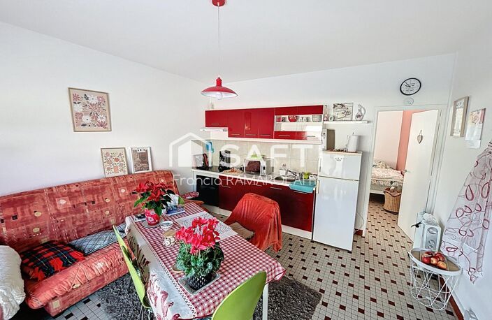 Maison en pierre pleine de caractère — photo 2