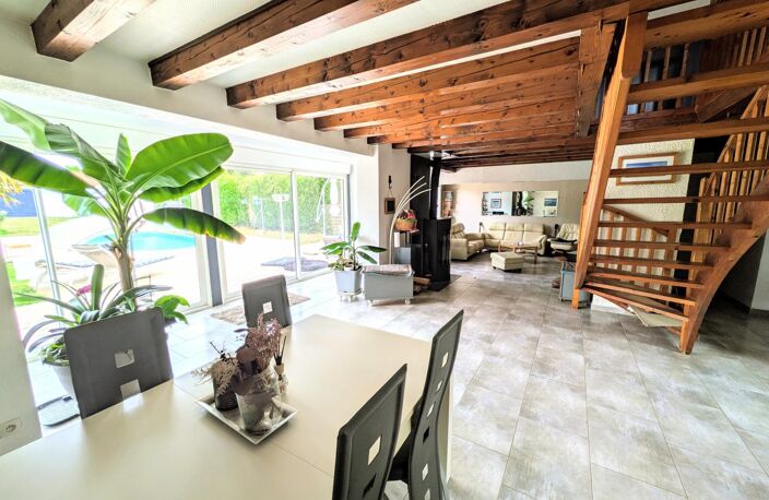 Maison 160 m²  4/5 chambres  Piscine  Garage 56 m²  Terrain 980 m²  La Chevrolière — photo 3