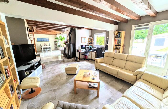 Maison 160 m²  4/5 chambres  Piscine  Garage 56 m²  Terrain 980 m²  La Chevrolière — photo 4