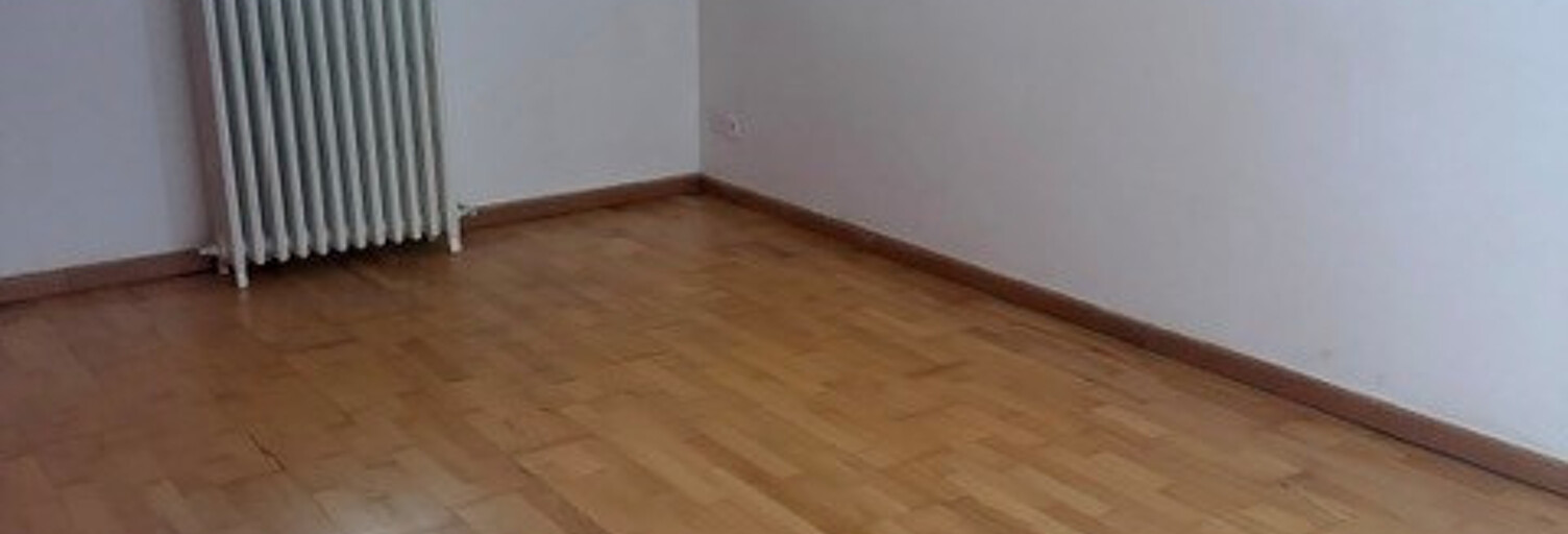 Bureau  81 m² à louer à Angers (49000)