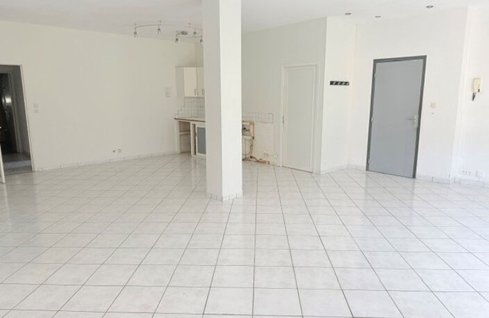LOCAL PROFESSIONNEL A VENDRE ANGERS — photo 2