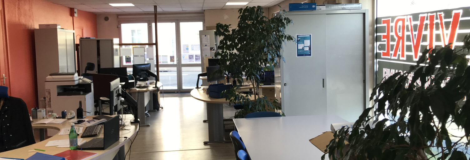 Commerce  151 m² à louer à Saint-Gaultier (36800)