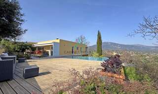 Maison 5 Pièces 217 m² à vendre à Le Rouret (06650)