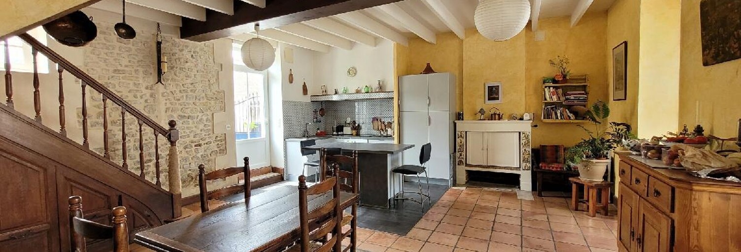 Maison 7 Pièces 165 m² à vendre à Loulay (17330)
