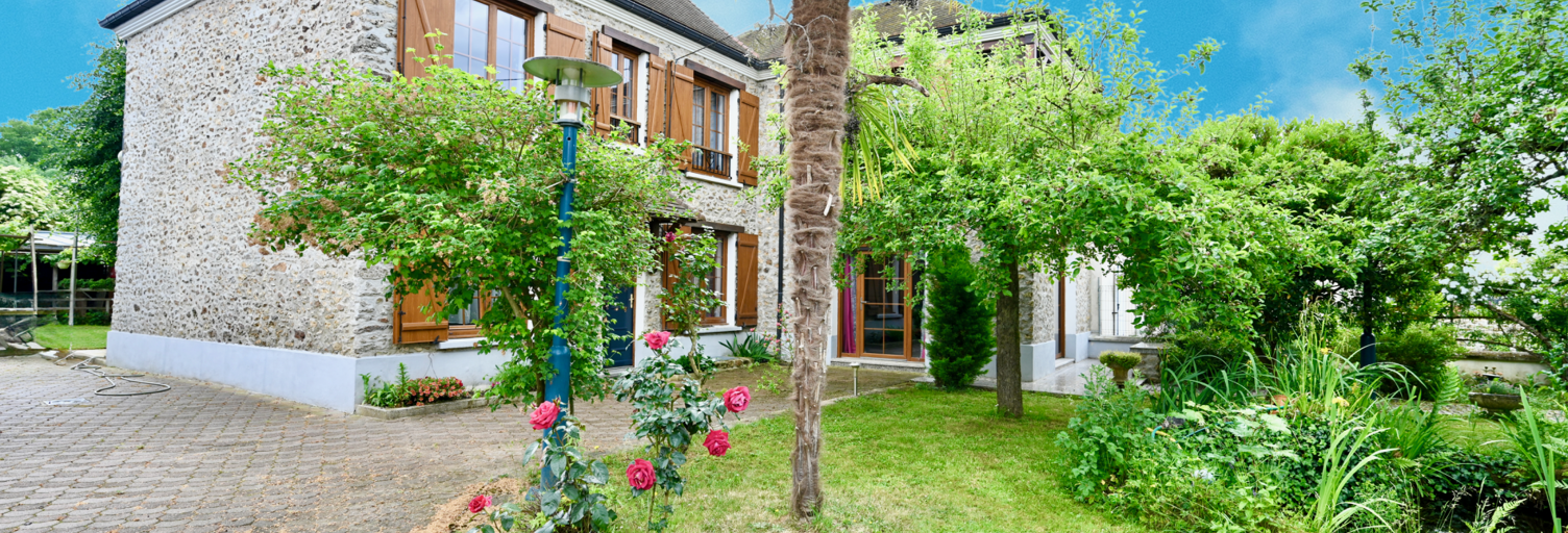 Maison 8 Pièces 175 m² à vendre à Favières (77220)