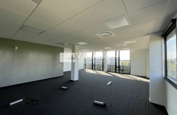 BUREAUX à LOUER — photo 3