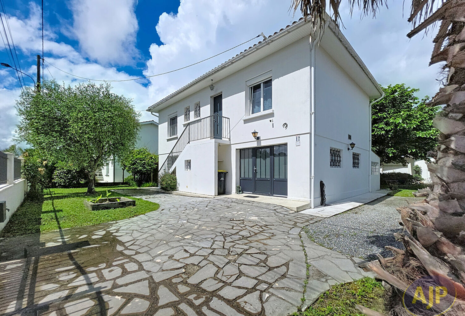 Maison 6 pièces 121 m² (165 m² utiles) Gare à pieds - Jardin, double garage 50 m² & véranda 31 m² — photo 1