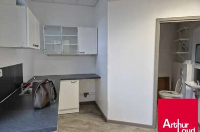 Bureau  448000 €
