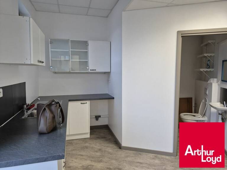 BUREAUX à VENDRE — photo 1