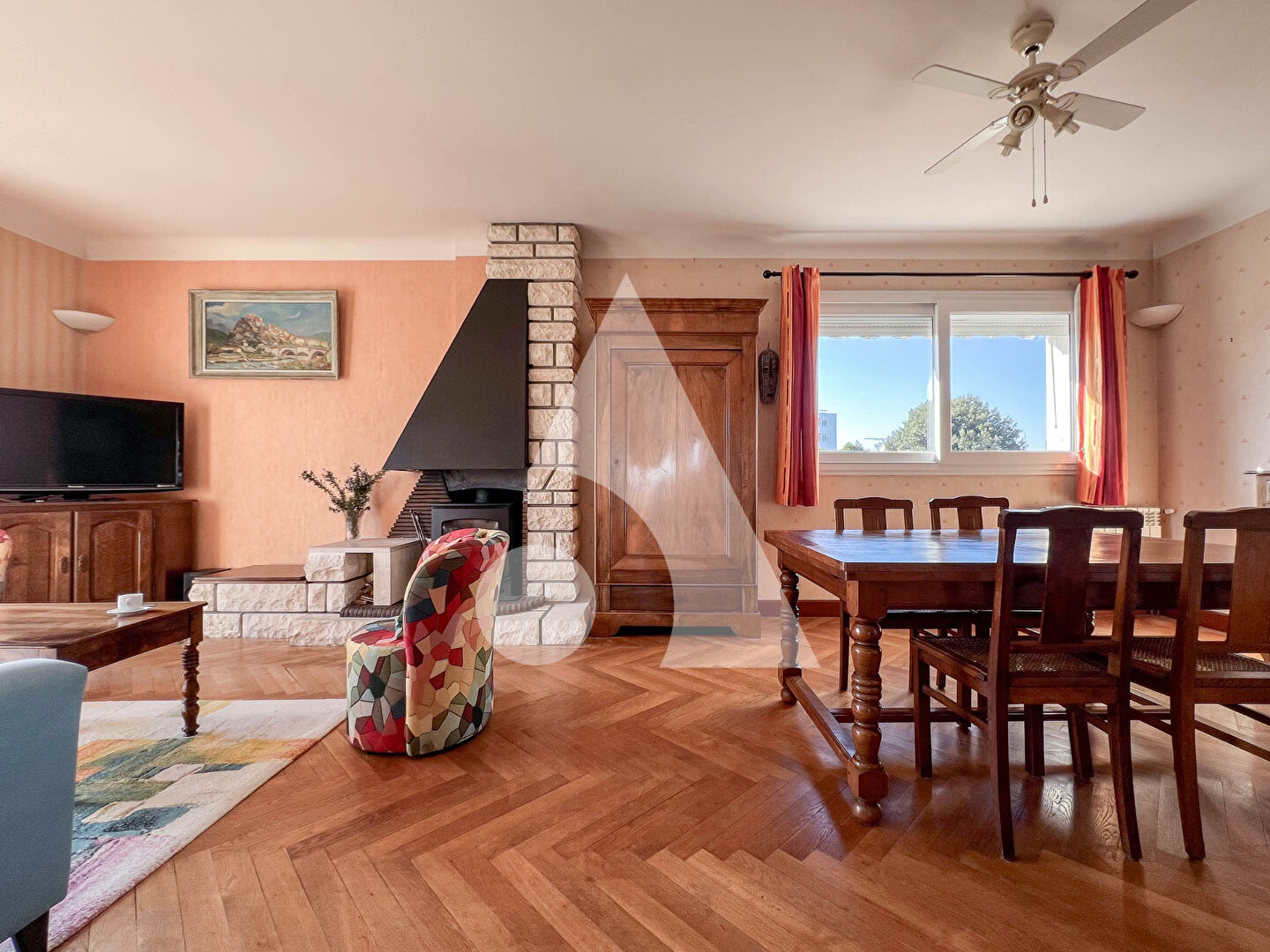 Villa / Maison  T10 à vendre Saintes 17100