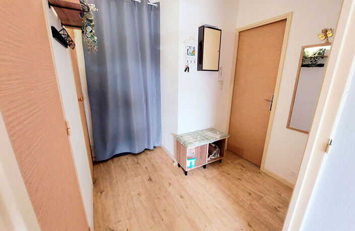 DISPONIBLE - Appartement T2 avec parking privatif et  grande cave privative — photo 4