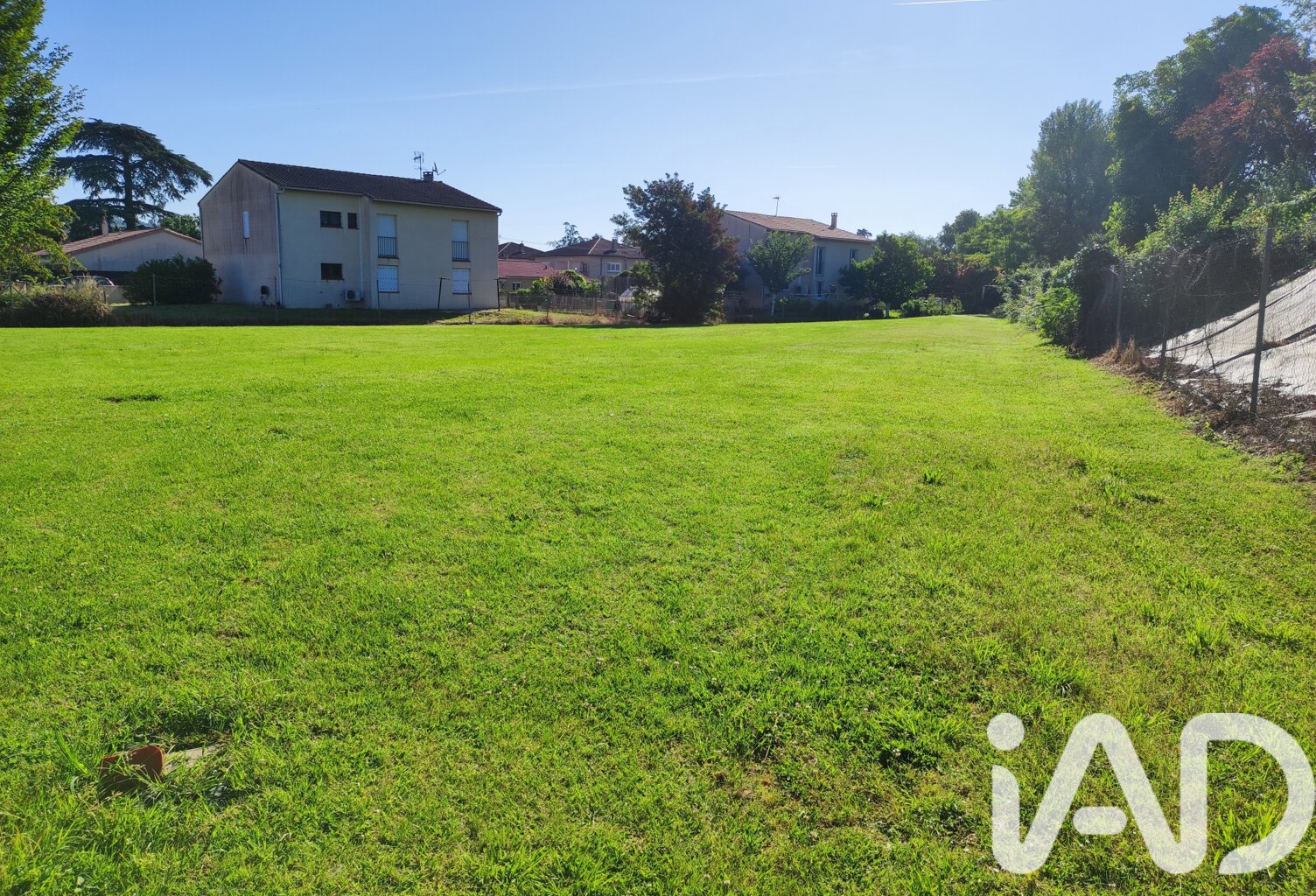 Vente Terrain à bâtir 2 200 m&sup2; — photo 1