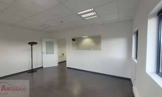 Bureau 2 Pièces 37 m² à louer à Peyruis (04310)