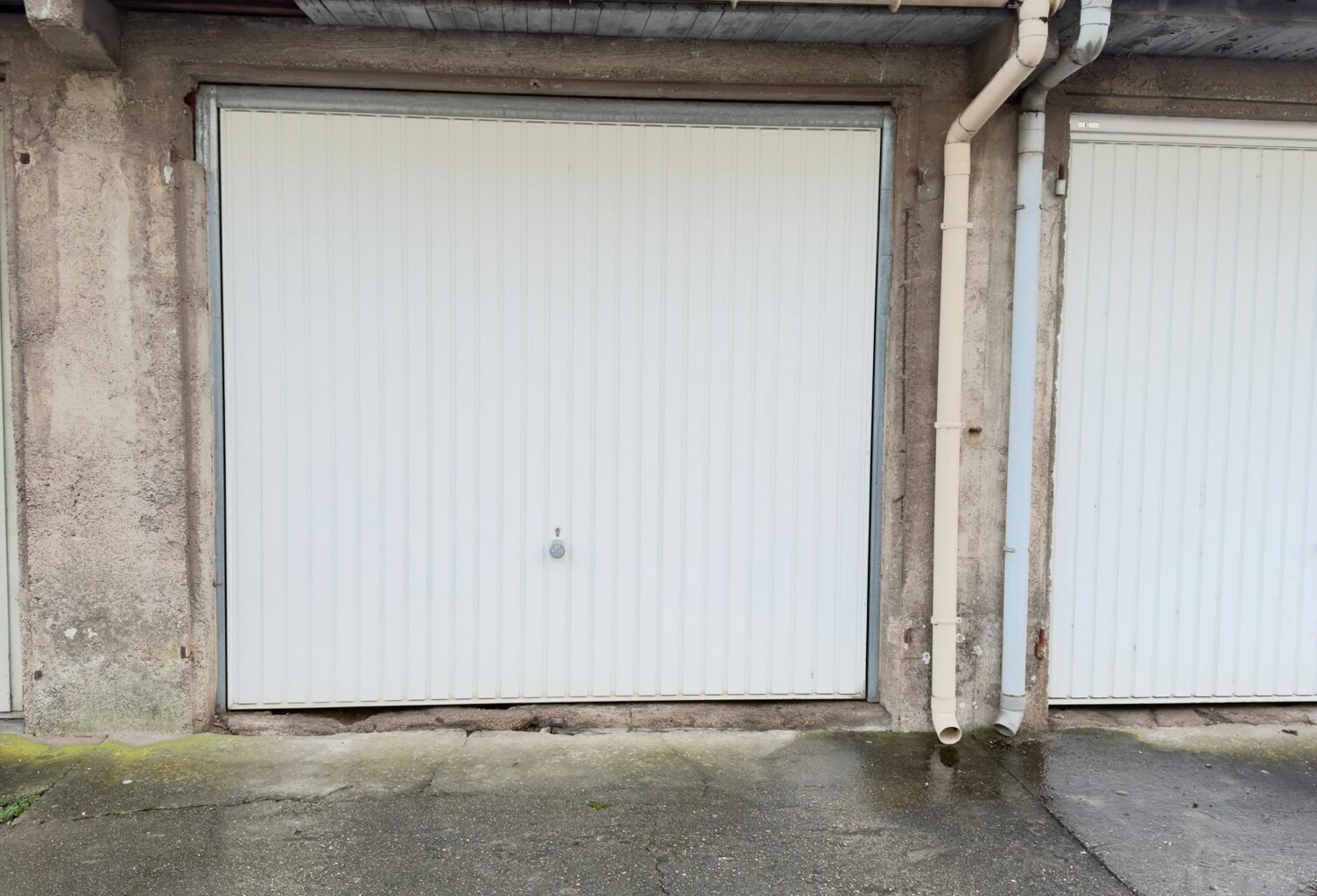 Garage — photo 1