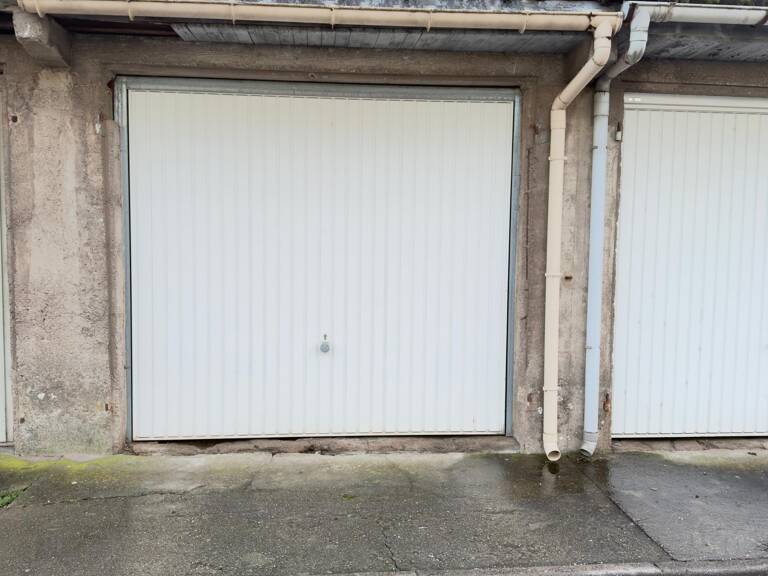 Garage — photo 1
