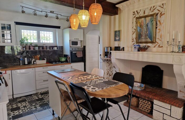 COUP DE CUR  Maison de village 133 m² sur 1 734 m² de terrain clos et arboré — photo 4