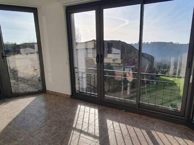 Maison de bourg de 9 pièces principales — photo du bien
