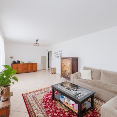 Appartement 4 pièces 231440 €