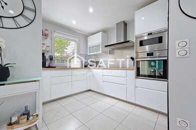 Appartement 4 pièces 310500 €