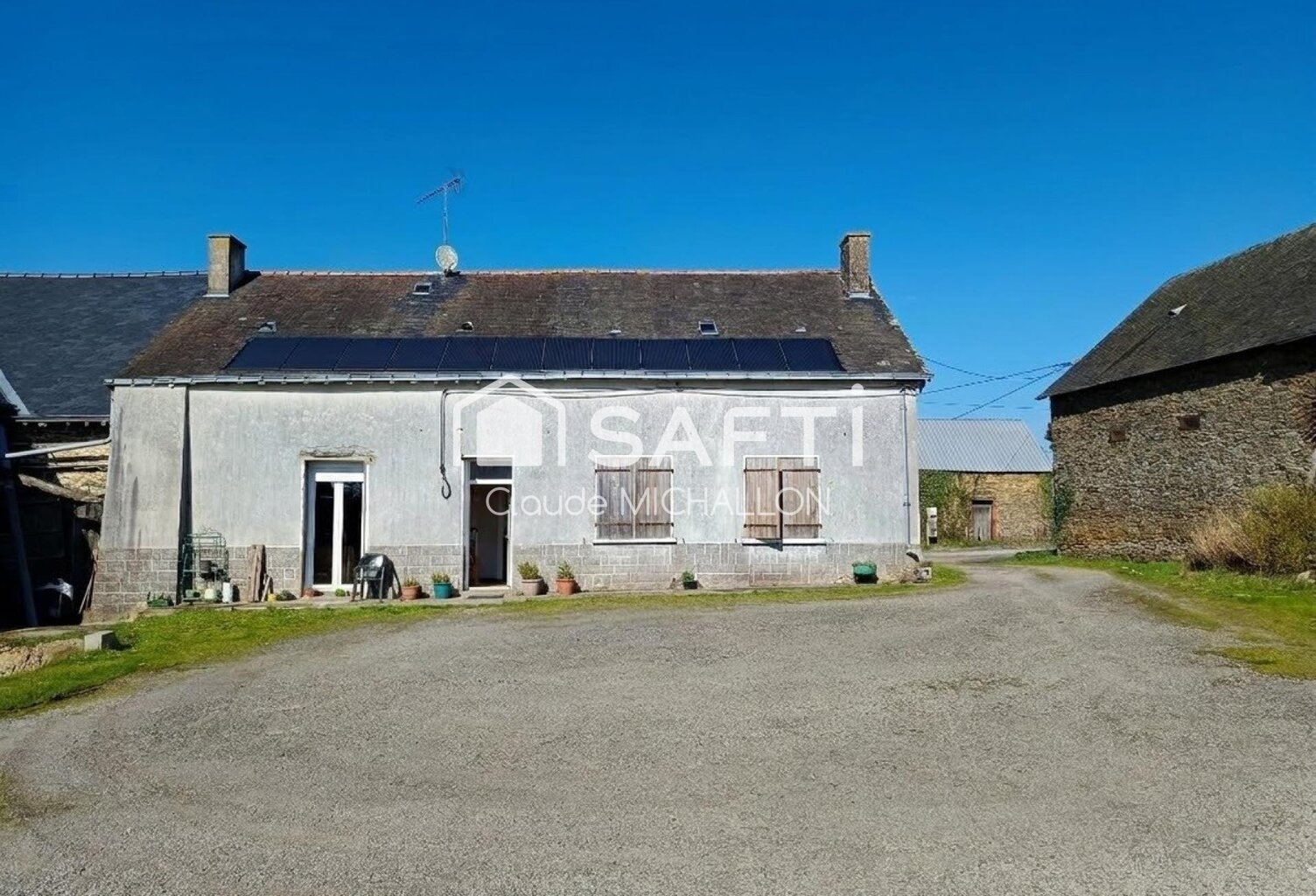 Maison de caractère à rénover  120 m² habitables sur 3 500 m² de terrain  44660 ROUGE — photo 1