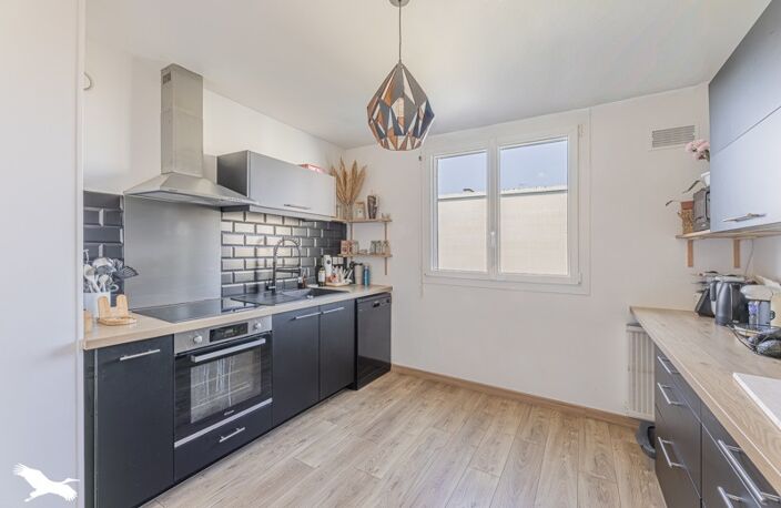 Vente appartement 4 pièces 77 m² Saint-Pierre-des-Corps (37700) — photo 2