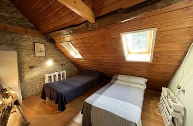 Maison en pierre de 3 pièces principales — photo du bien