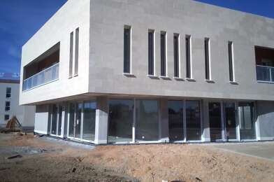 Commerce  306100 €