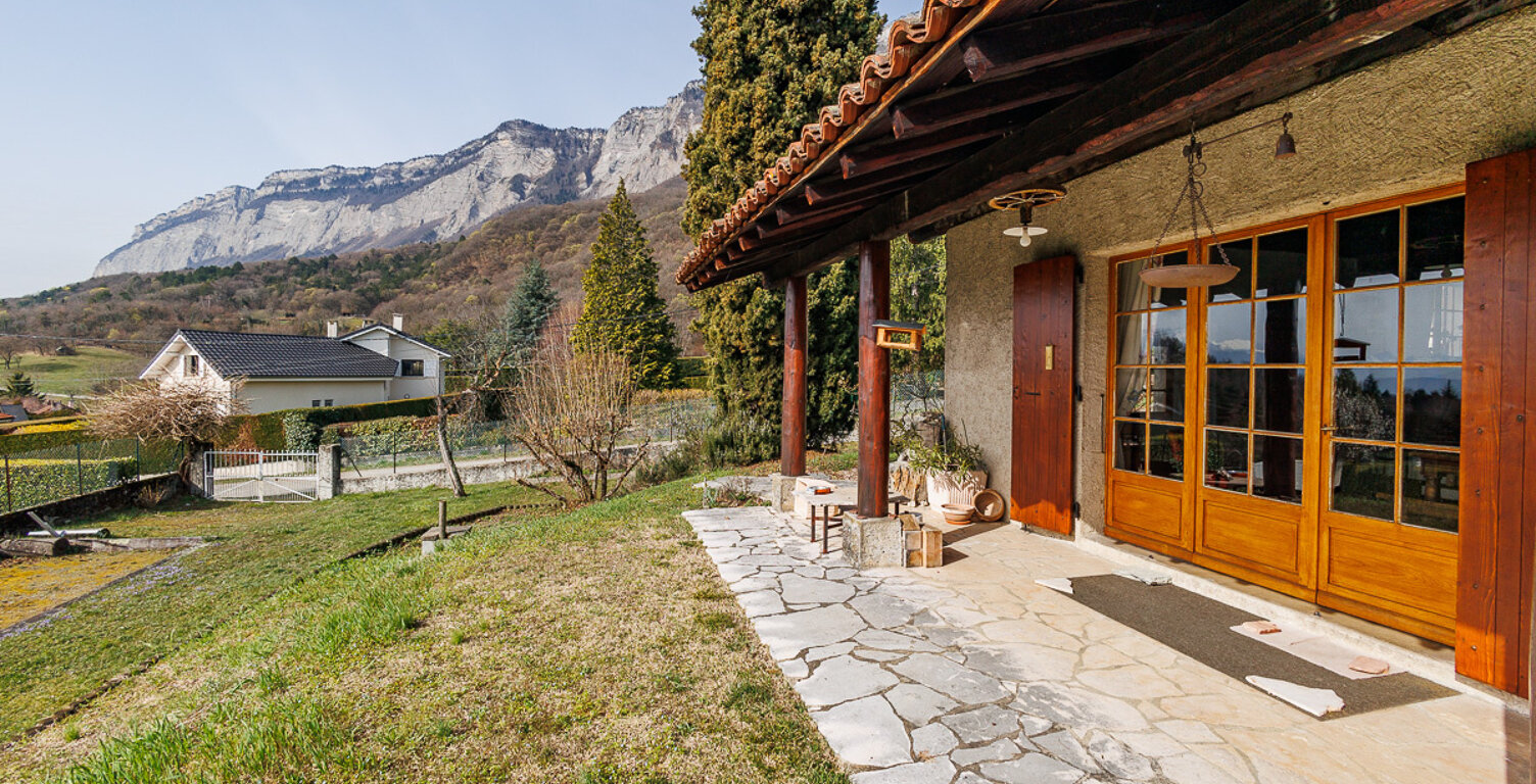 Villa familiale sur les hauteurs de St-Ismier avec vue panoramique sur Belledonne — photo 1