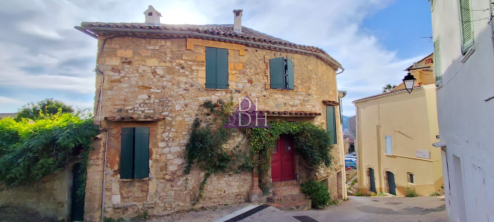 Villa / Maison  T8 à vendre Hyères 83400