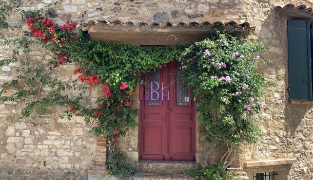 Villa / Maison 8 pièces  à vendre Hyères 83400