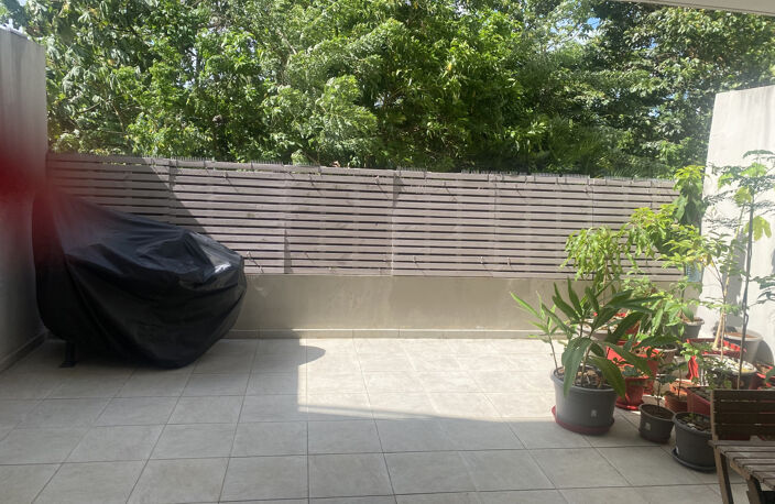 Une terrasse tellement grande qu'elle est la pièce de vie! — photo 2