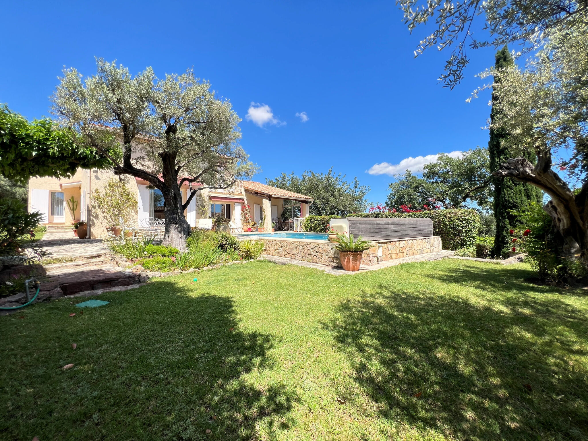Villa / Maison  T7 à vendre Farlède (La) 83210