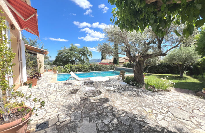 LA FARLEDE BELLE VILLA 200M2 AU CALME — photo 2
