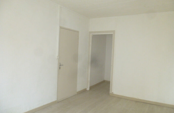 T1 de 24 m2, centre bourg — photo 4