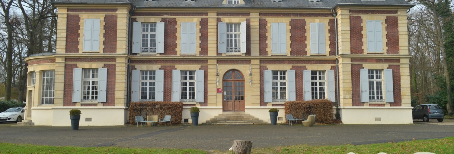 Immeuble  680 m² à vendre à Ennery (95300)