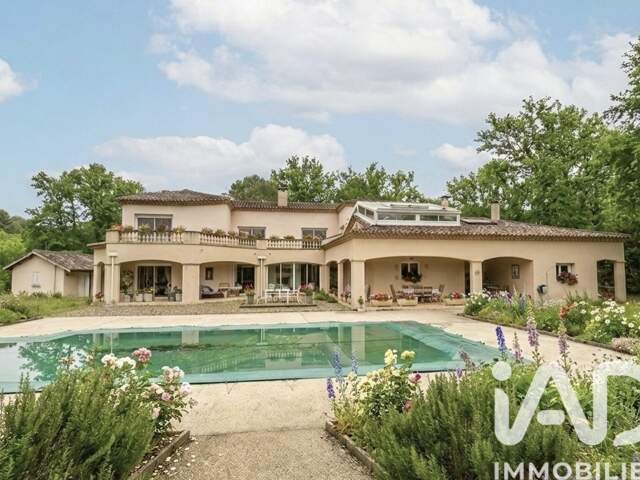 Vente Maison/villa 8 pièces — photo du bien