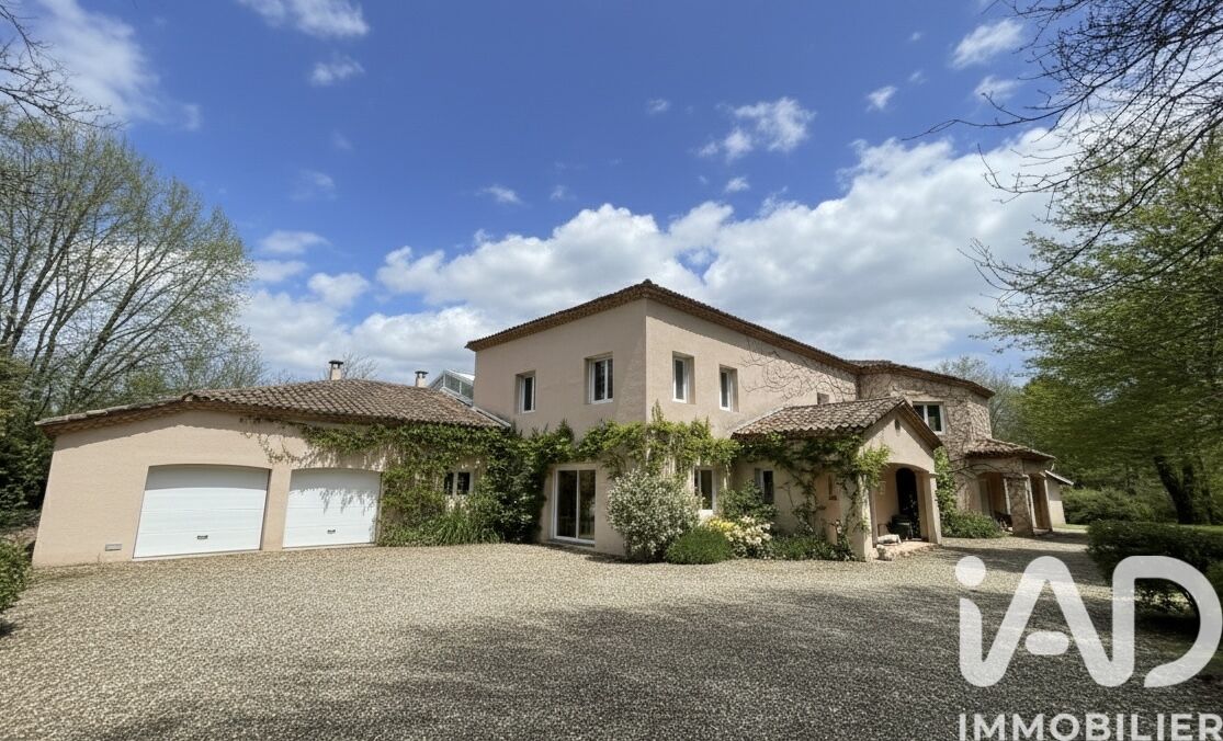 Vente Maison/villa 8 pièces - Photo 2
