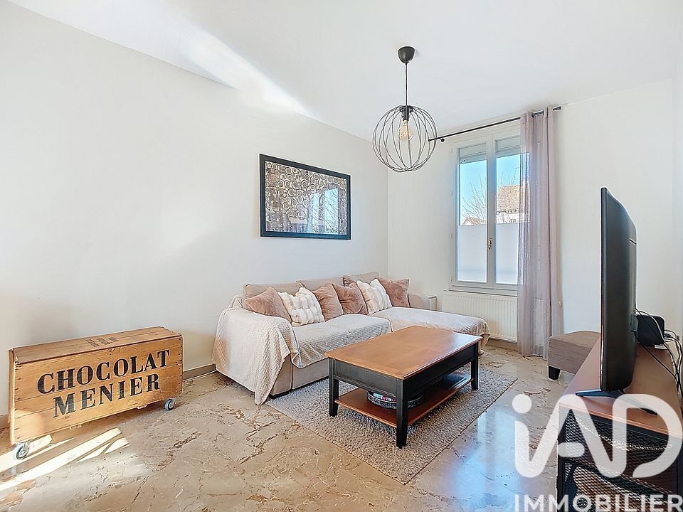 Varennes-sur-Seine - 110m² - 6p. - 4ch.