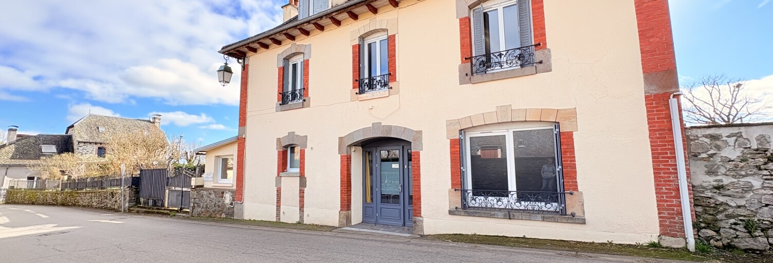 Maison 11 Pièces 300 m² à vendre à Saint-Illide (15310)