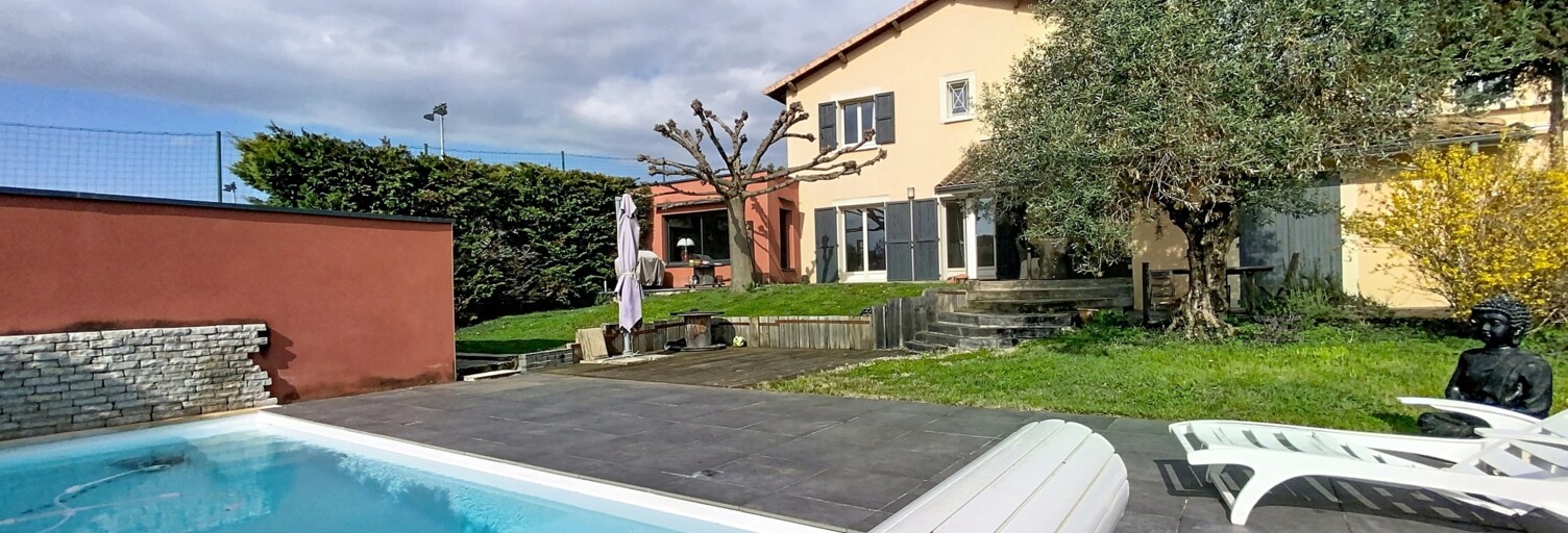Maison 8 Pièces 218 m² à vendre à Charly (69390)